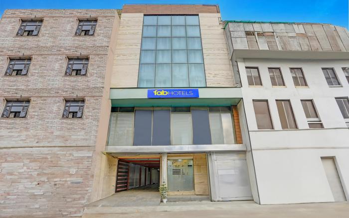 FabHotel Galaxy - Nr. Patel Nagar Metro
