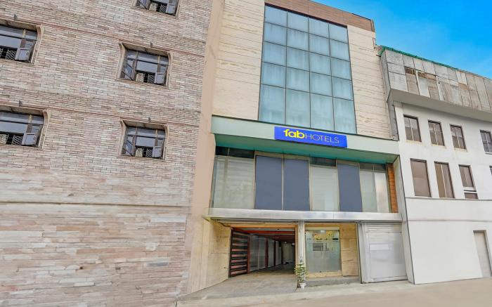 FabHotel Galaxy - Nr. Patel Nagar Metro
