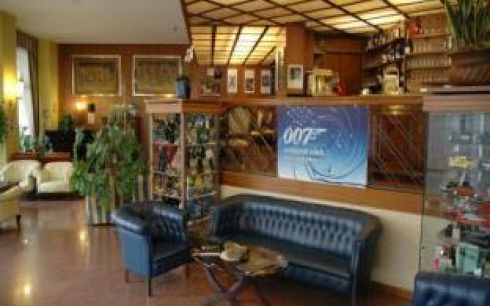 Admiral Hotel