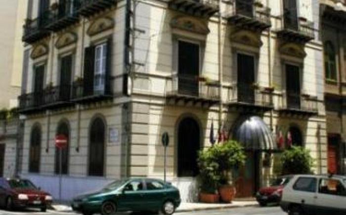 Hotel Joli