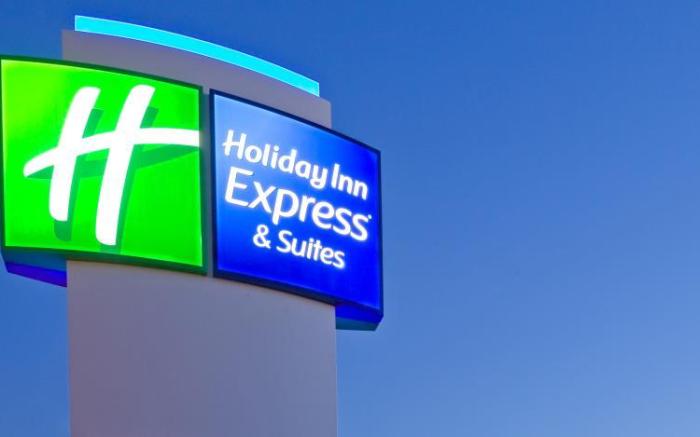 Holiday Inn Express & Suites Brentwood By IHG