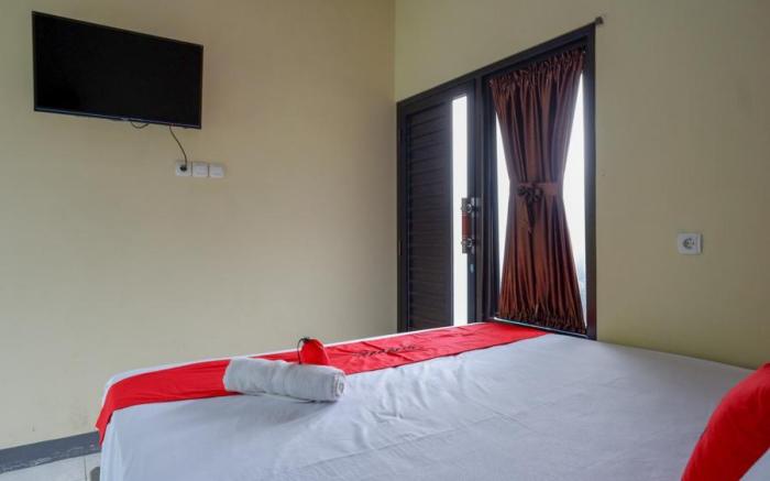 RedDoorz @ Gerbang Dieng Plateau Area