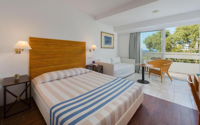 Dionysos Hotel