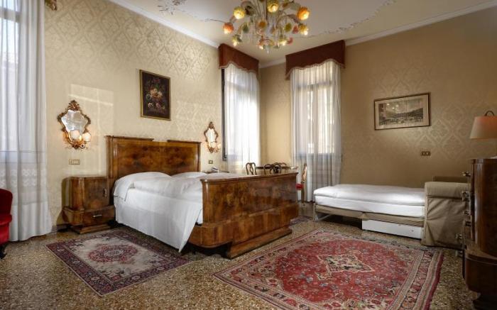 Hotel Flora