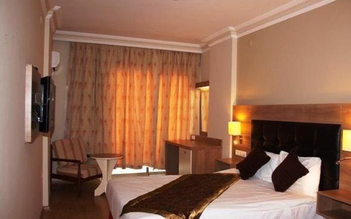 Suite Laguna Hotel