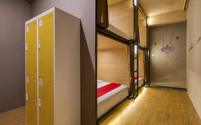 RedDoorz Hostel near Malang Train Station 3