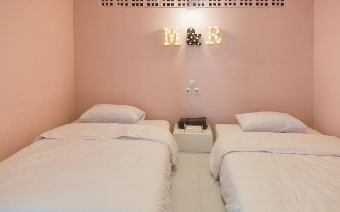 Villa Tiella - Pastel Fantasy, Gunung Mas 5min