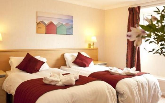 Denewood Hotel