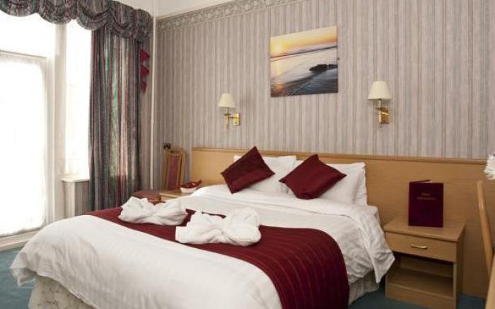 Denewood Hotel