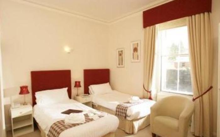Poppies Hotel