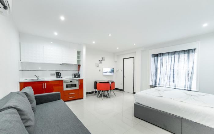 Imperial Court Suites