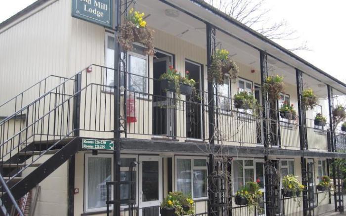 Old Mill Hotel And Lodge