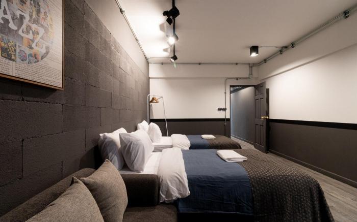Night Bazaar Black House