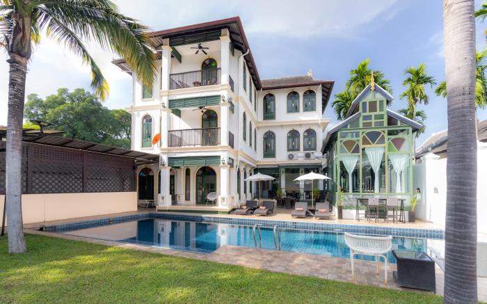 Cheva Gallery  Boutique Hotel