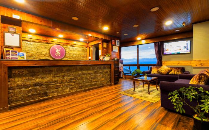 Sumitel Hotel 500 meters from Mall Road