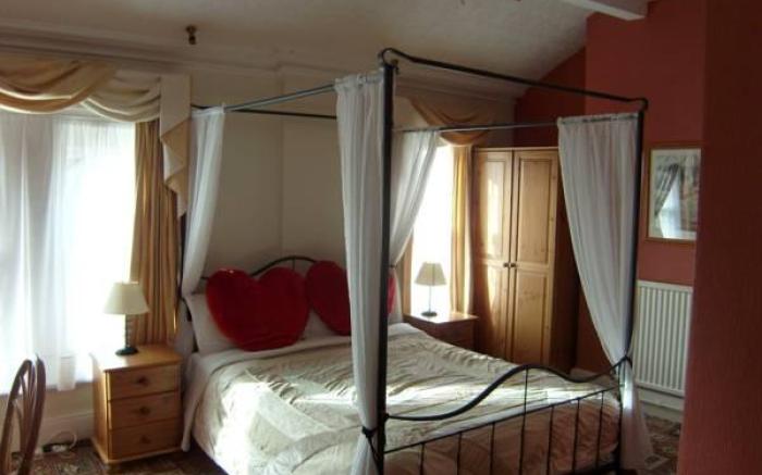 Dukes Folly Hotel
