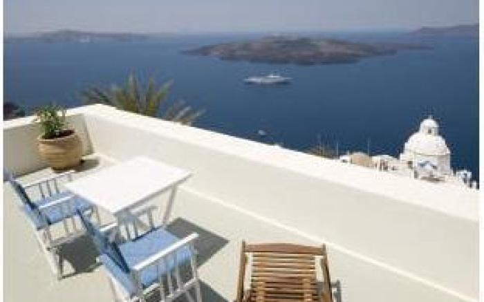 Pantelia Suites