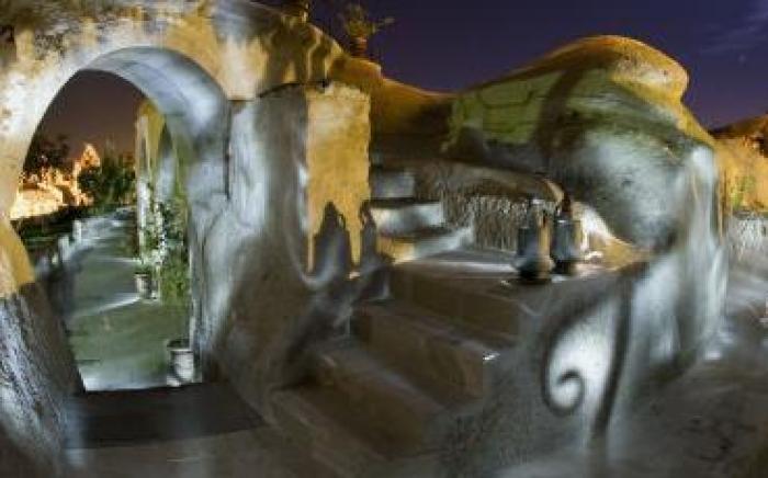 Traveller's Cave Hotel