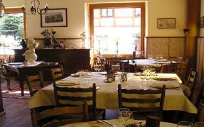 Logis Hotel Restaurant La Tete Des Faux