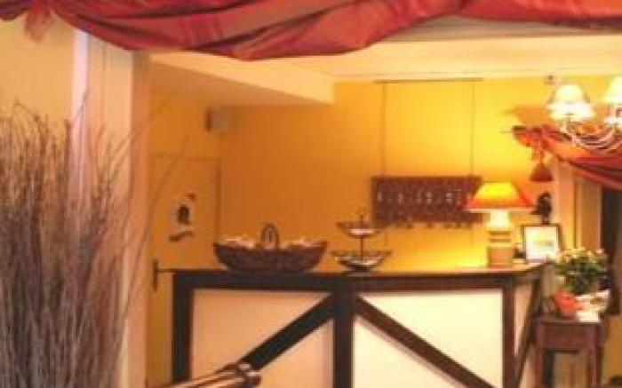 Logis Hotel Saint Cyr