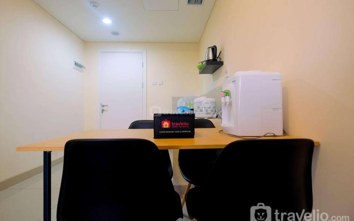 Modern 2BR Kebayoran Icon Apartment By Travelio