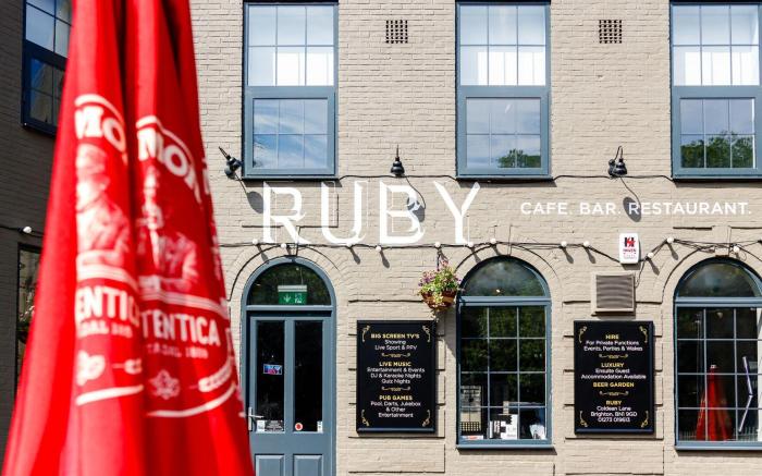 RUBY Pub and Hotel