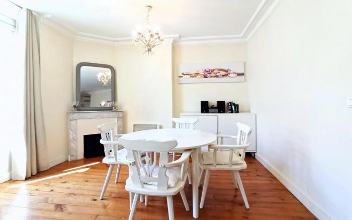 Provencal Style and Large 1 Bedroom Rue Florian