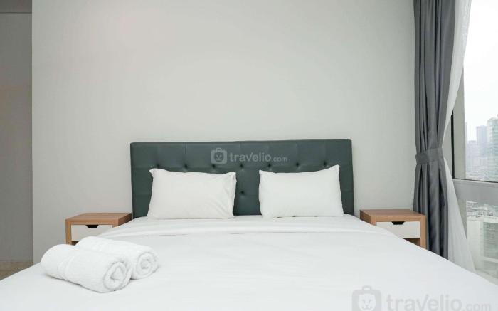 Comfortable 2BR The Empyreal Apartment By Travelio