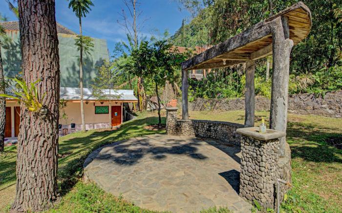 OYO 3208 Villa Inn App Trawas Bintaro Syariah