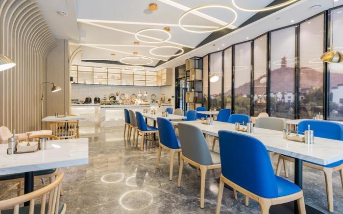 Atour Hotel Nanjing Maqun