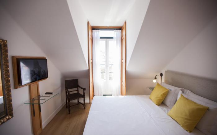 Otilia Apartments