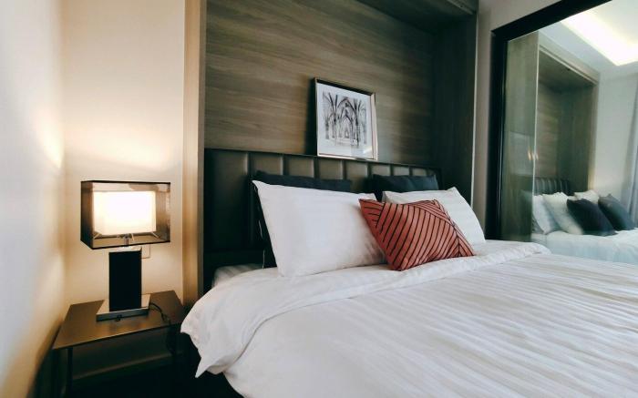 Bangkok&Pool&BTS Asoke&MRT Sukhumvit&+2B(4ppl(20)