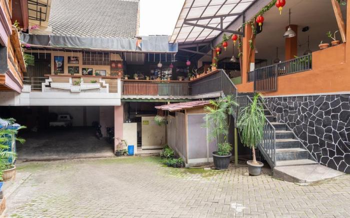 RedDoorz Plus near Balai Kota Batu 2
