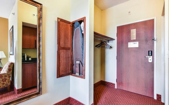 OYO Townhouse Oklahoma City Airport