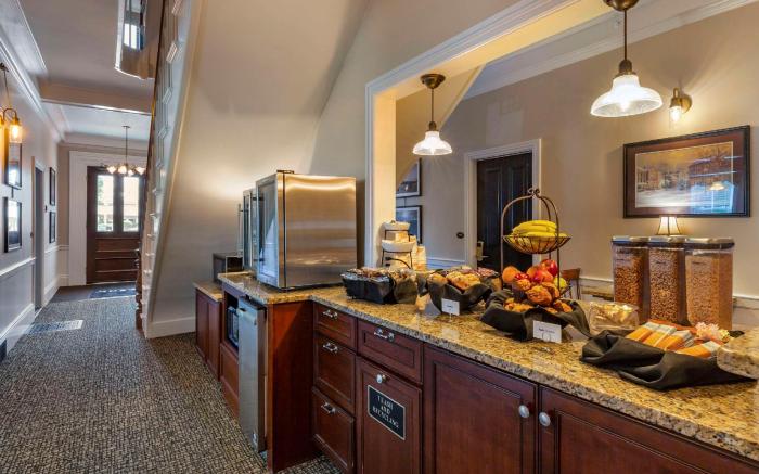 Essex Street Inn & Suites, Ascend Hotel Collection