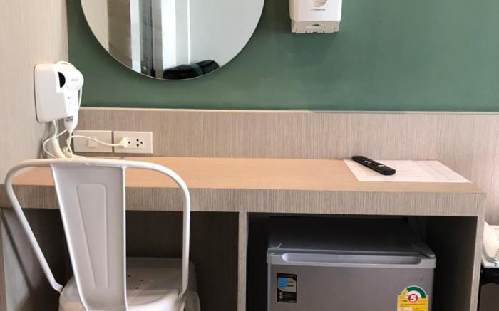 Yanud Hotel