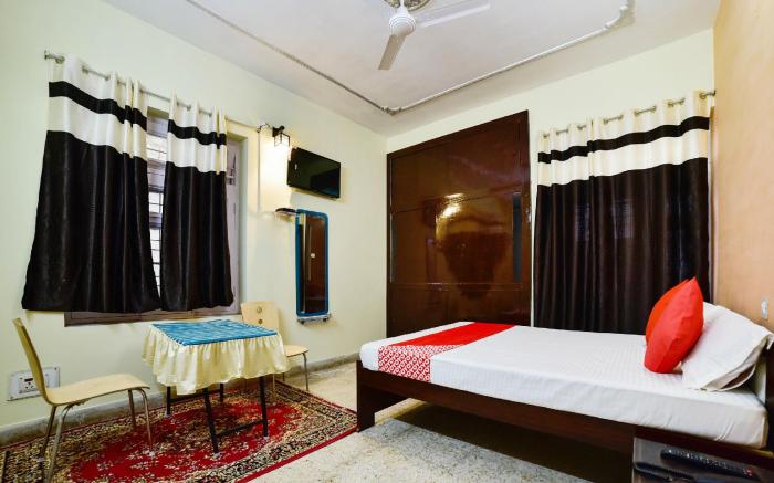 Hotel O P.Sahi palace