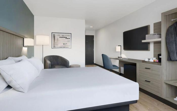 Hyatt Select St Louis Airport