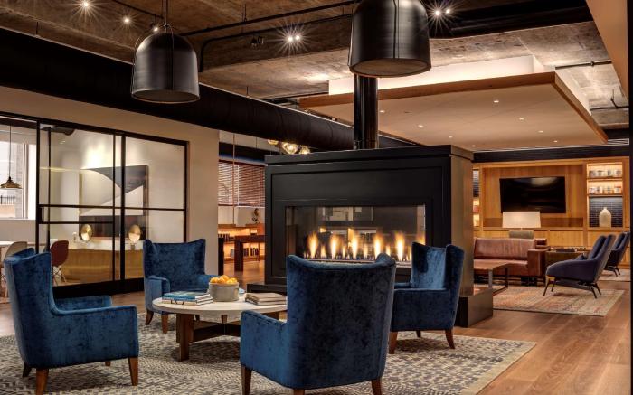 Canopy by Hilton Baltimore Harbor Point