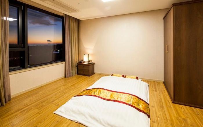 Hotel Theborn Jeju