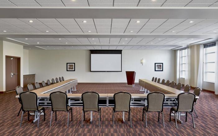 Four Points by Sheraton Sherwood Park