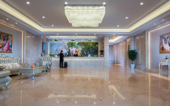 Vienna Hotel Nanning Xiangsi Lake University Town