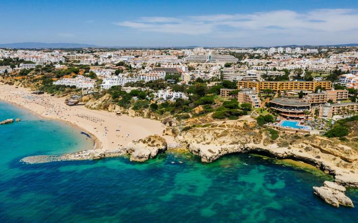 Auramar Beach Resort