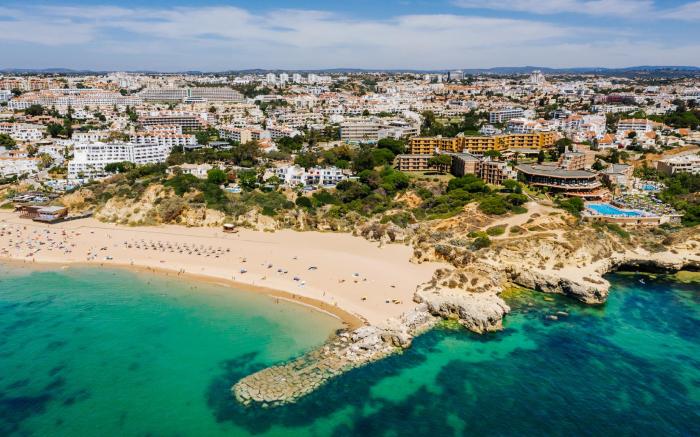 Auramar Beach Resort