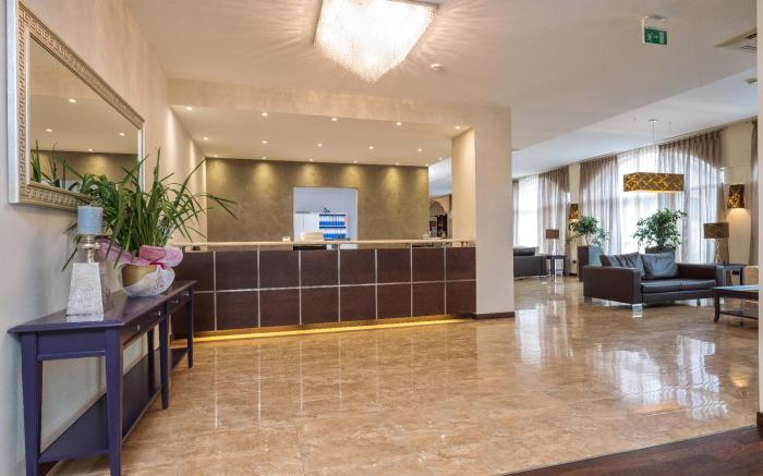 Hotel For You