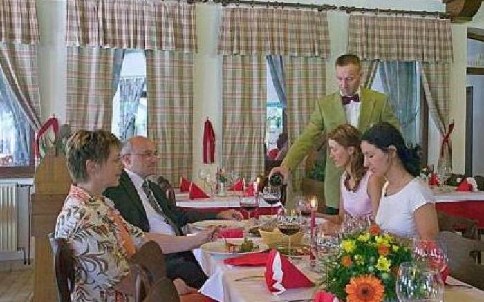 Hotel Tripic, restaurant and pizzeria