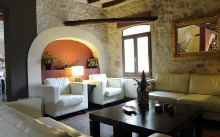 Moli Blanc Hotel