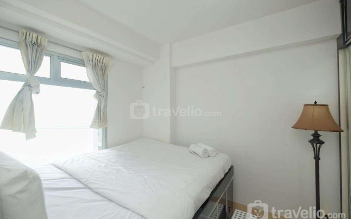 Mall Access 2BR at Apartment Green Bay By Travelio
