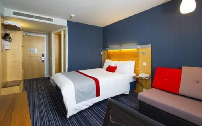 Holiday Inn Express London - Epsom Downs By IHG
