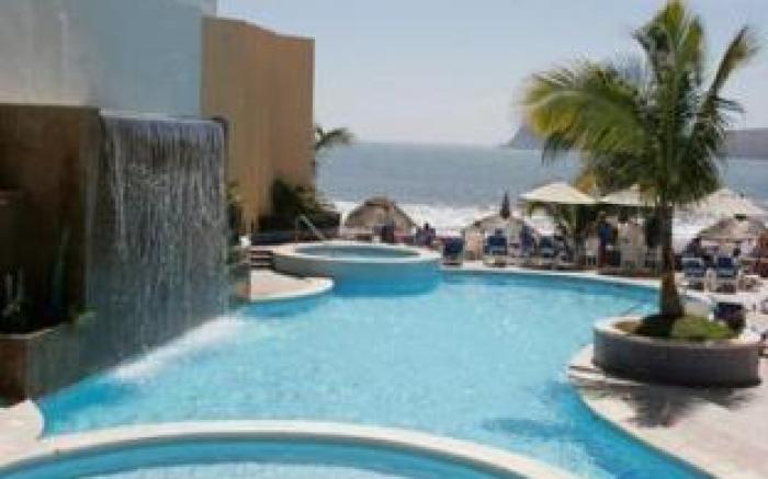 Las Flores Beach Resort
